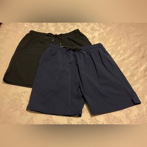 Pair of gym shorts M